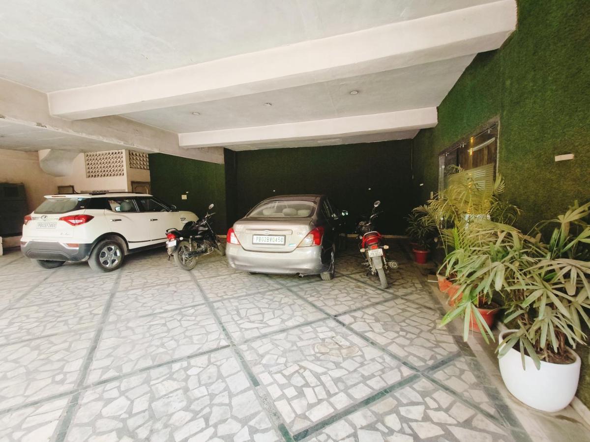 Hotel Ricky International أمريتسار المظهر الخارجي الصورة